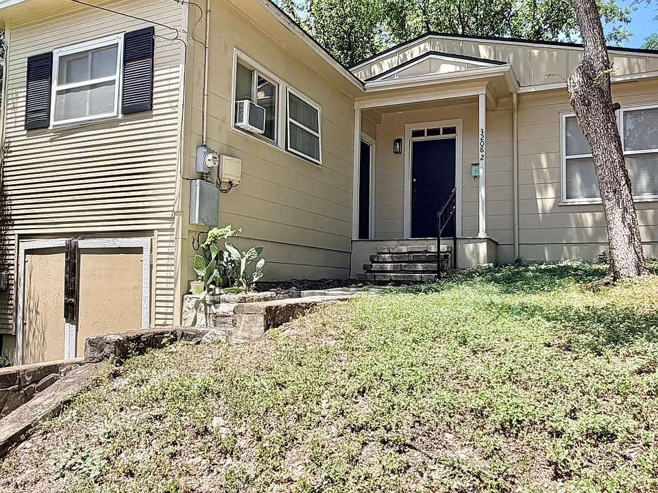 3208 Duval St #2