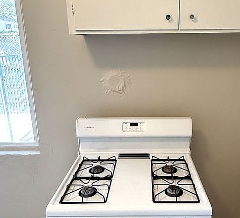 4th image of 2237 Luz Ave #7