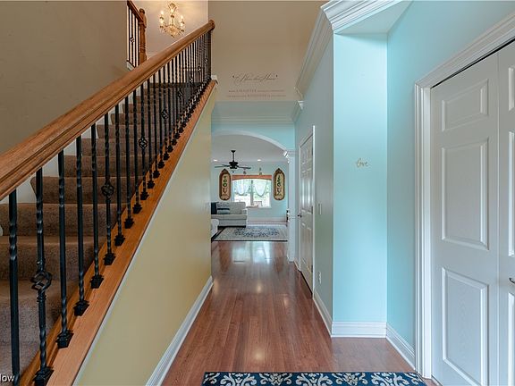 5th image of 15 Minnewawa Dr