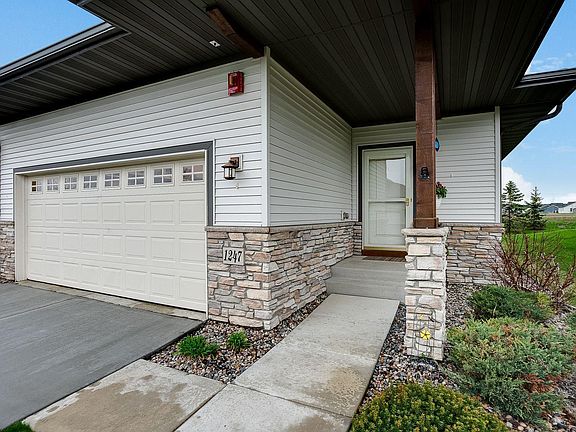 2nd image of 1247 Vernon Dr