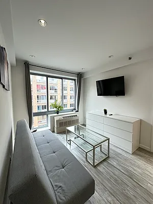 Rented by Avenues Real Estate | media 12