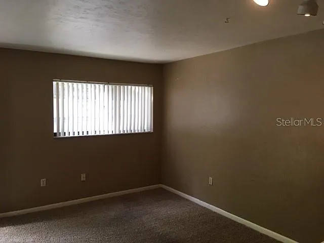 1 bed, 1.0 bath, 705 sqft, $925 — Photo 2