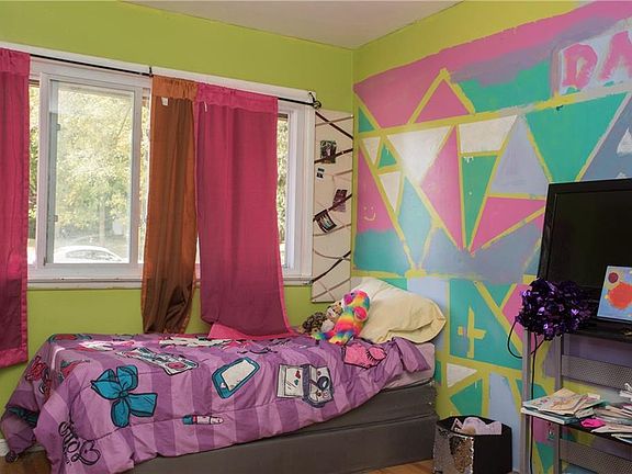 4th image of 2360 Hanover Dr