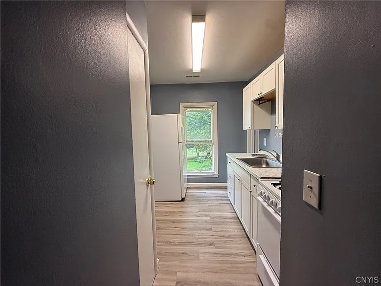 4822 W Seneca Tpke #2 — Photo 8