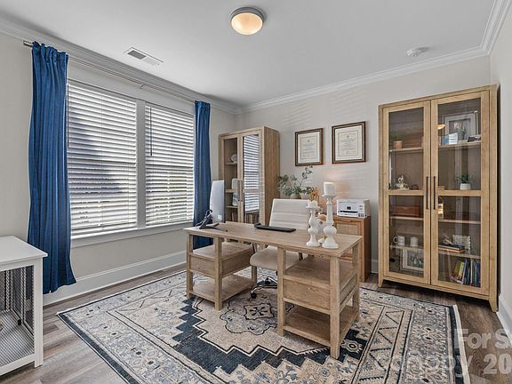 4th image of 215 Aquinas Way