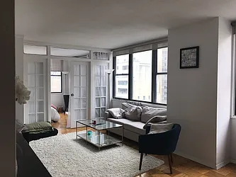 Rented by R New York