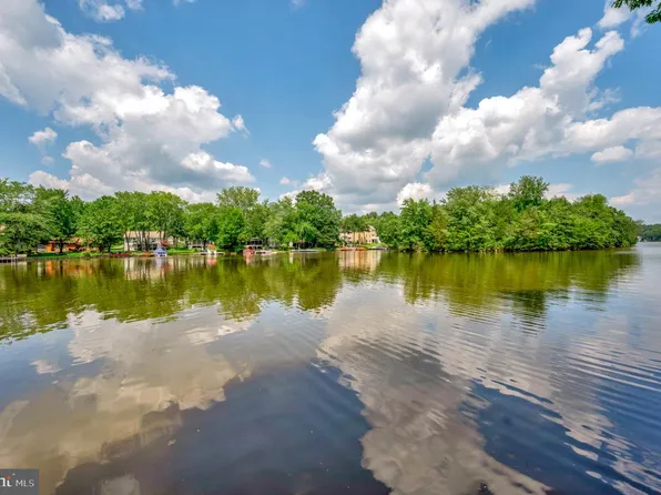 1915 Lakeview Pkwy, Locust Grove, VA 22508