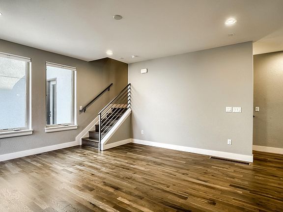 4th image of 712-718 W 1st Ave