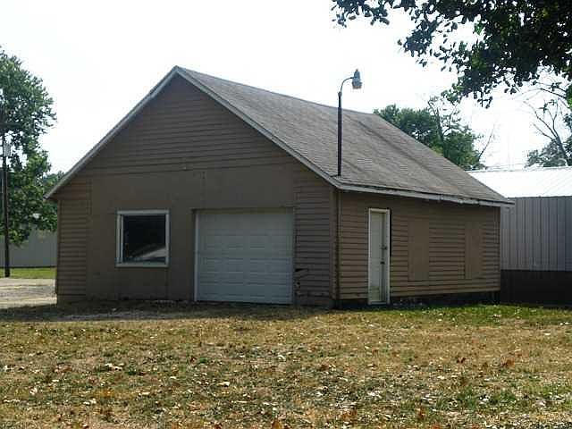 2nd image of 230 South St