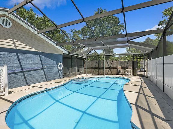5th image of 245 Peregrine Ct