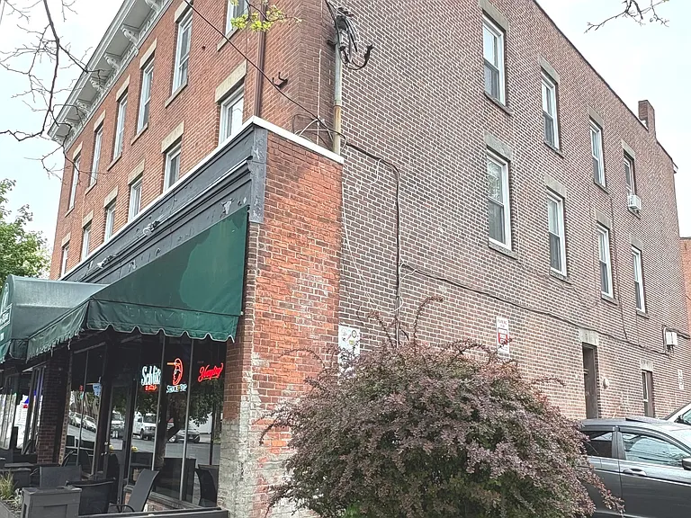 860 State St #2 — Photo 4