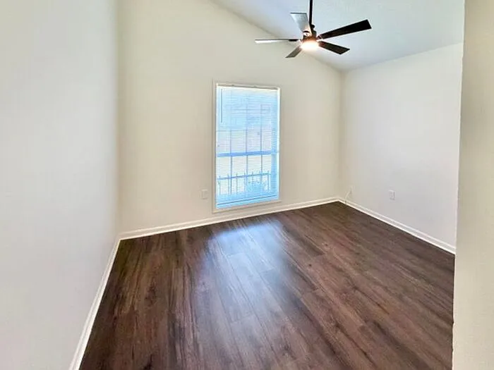 5673 Longacre Ave — Photo 10