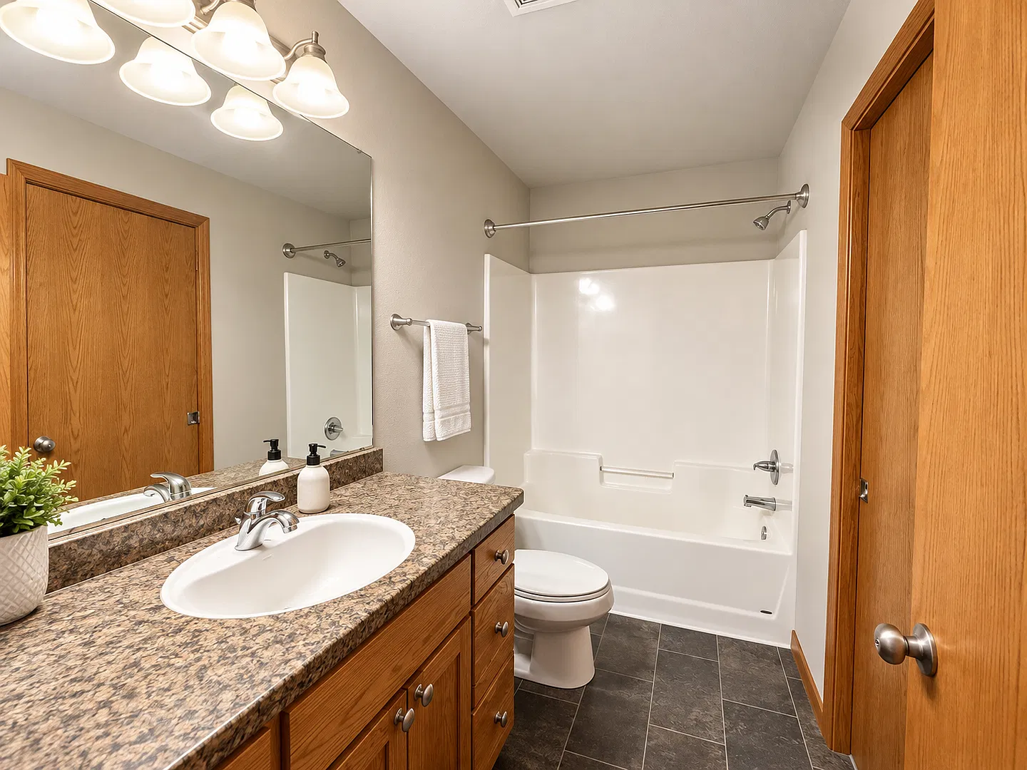 3124 8th St. NE Minot, ND 58703 — Photo 4