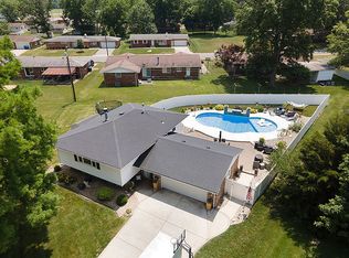 570 W 4th St, Trenton, IL 62293