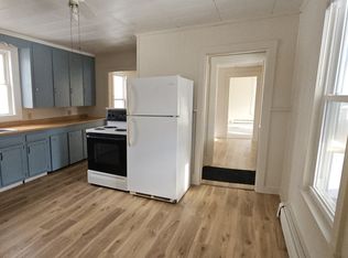 9 Winslow St, Harrison, ME 04040