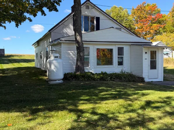 3095 W Chapman Road, Mapleton, ME 04757