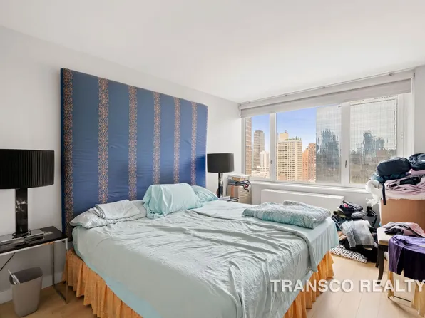 322 West 57th Street image 5 of 7