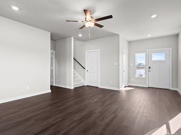 5th image of 8303 Ingress Ave.