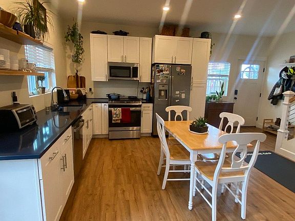 4th image of 900 7th St #2
