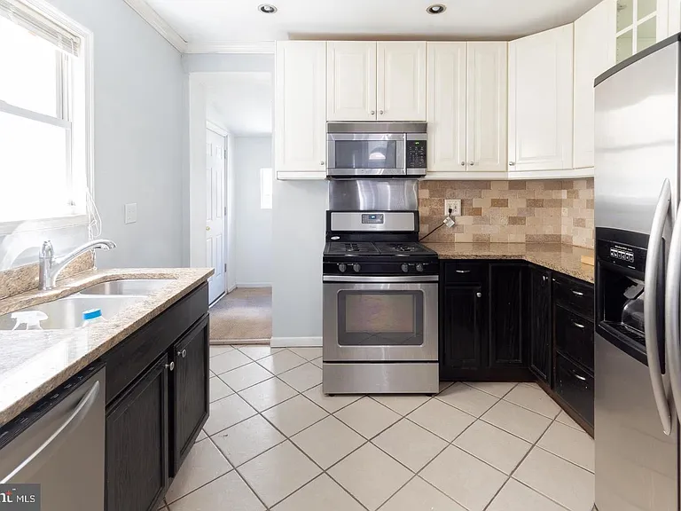 928 S 18th St — Photo 13