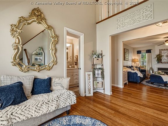 3rd image of 518 Rosewood Pl