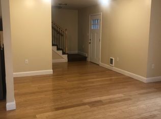 21 3rd St, Windham, NH 03087