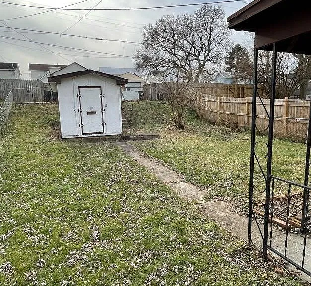 822 E Sycamore St — Photo 18
