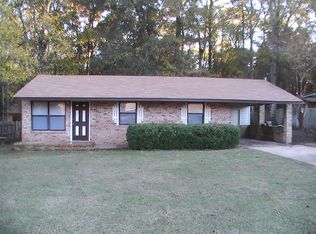 28 Glade Dr, Wedgefield, SC 29168