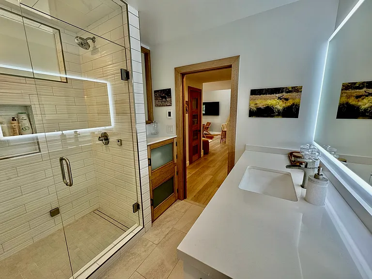 910 W Hallam St #9 — Photo 9