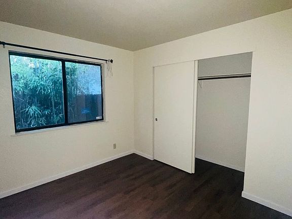 4th image of 5500 Moorhouse Ct