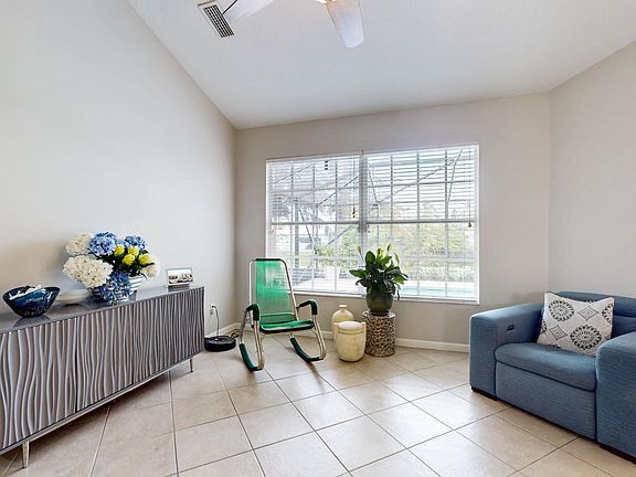 5th image of 118 NE Surfside Avenue