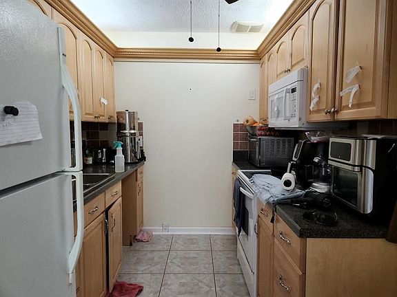 5th image of 10102 44th Ave S #326
