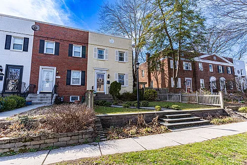 1206 Colonial Ave Photo 1