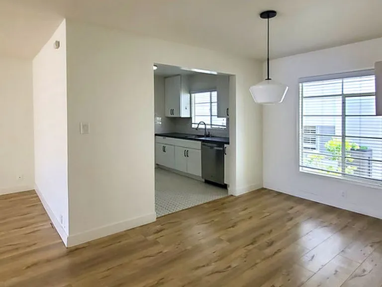 451 San Vicente Blvd — Photo 6