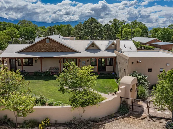 1001 Paz Del Valle Ct NW, Albuquerque, NM 87114