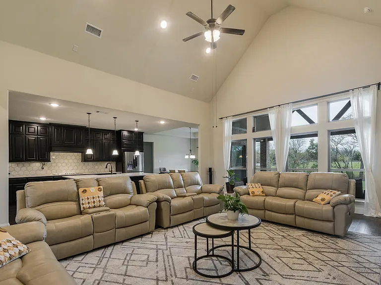 612 Ambergate Dr — Photo 11