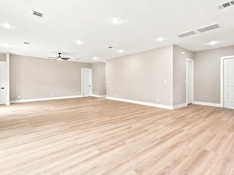 2610 Liguria Ln — Photo 8