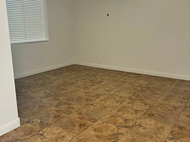 18408 N Salerno Dr — Photo 2