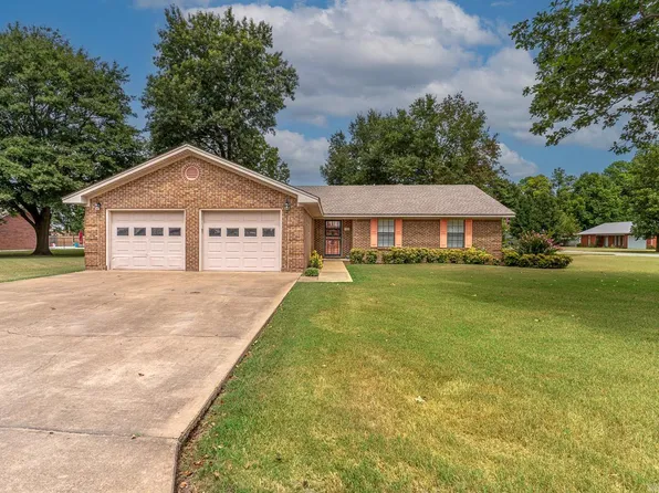 908 Nash St, Lake City, AR 72437