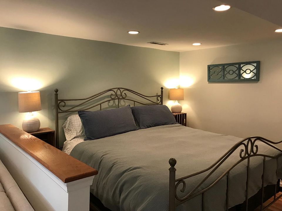 Get a glorious night's sleep in the spacious and comfy king-sized bed.