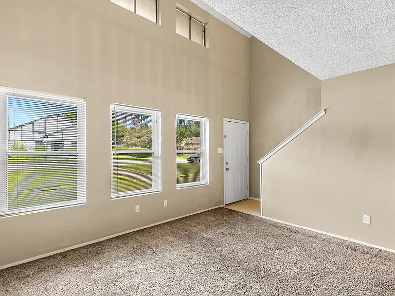 1140 Tyra Ln #C — Photo 4