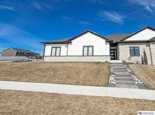 7900 Ponce Dr, Lincoln, NE 68516