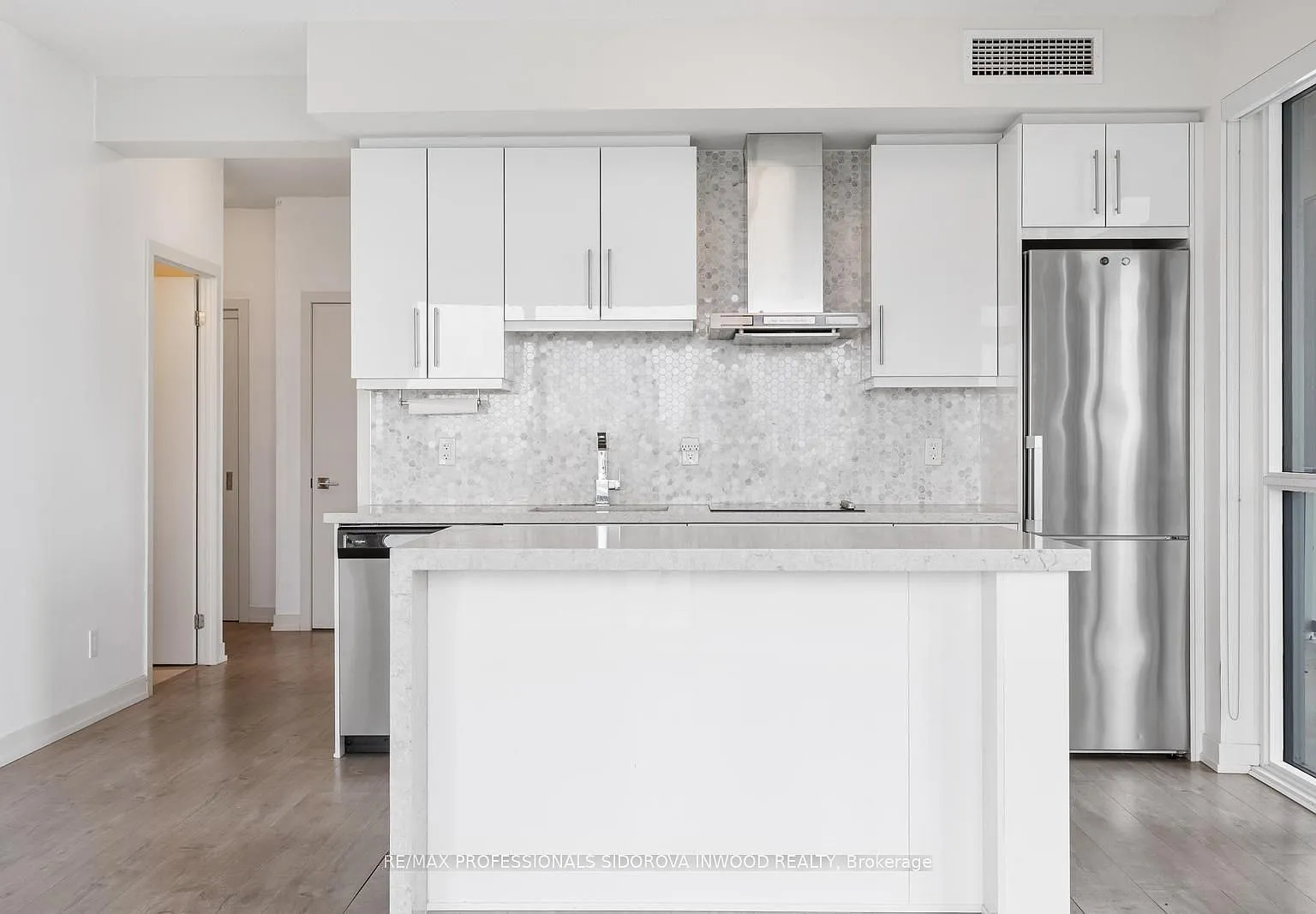 2 bed, $3,100 — Photo 4