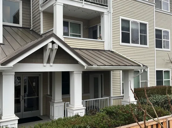 2980 SW Raymond Street #102, Seattle, WA 98136