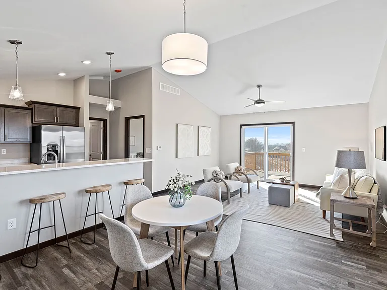405 Chloe Dr — Photo 8