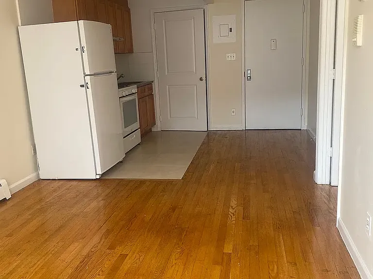 108 Kenilworth Pl #2D — Photo 3