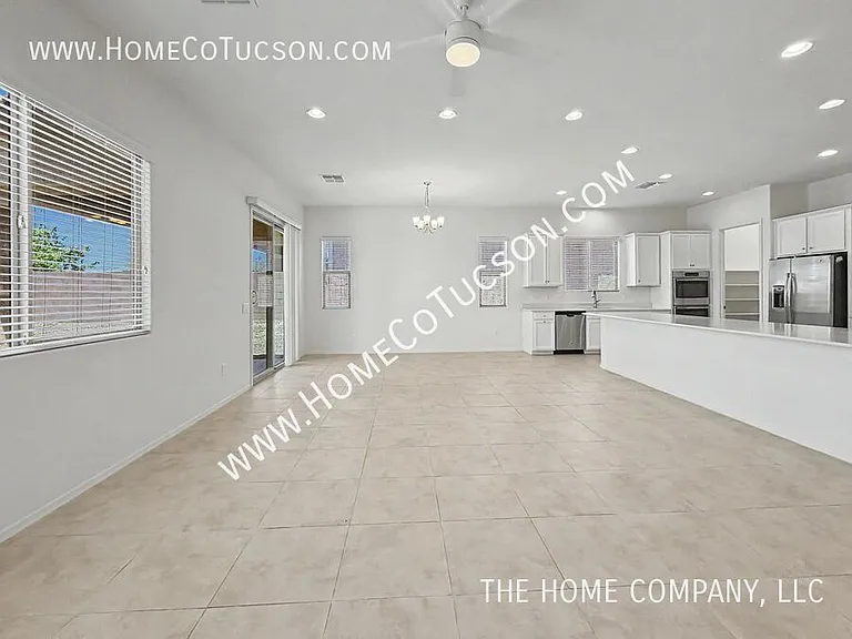 38628 S Running Roses Ln — Photo 4