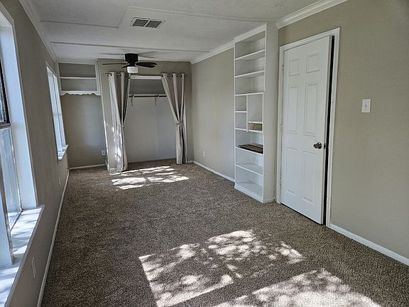 4th image of 2121 Kingsdale Dr