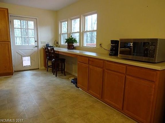 4th image of 42 Sevier Dr