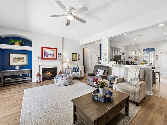 3rd image of 33059 Sunny Parke Cir